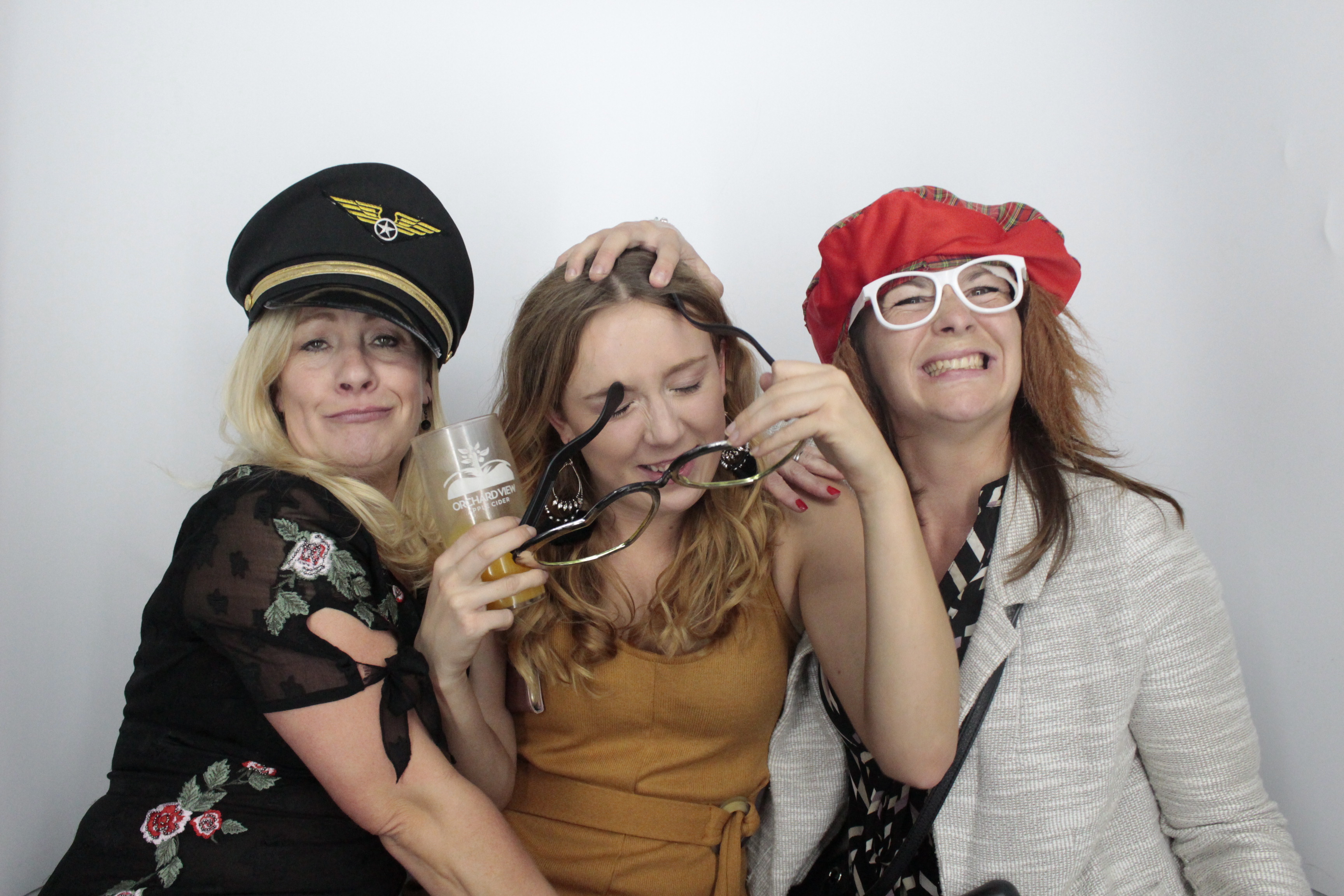 Helen & Rob | View more photos from the event at gallery.myphotoboothexperience.co.uk/u/MyPhotoBoothExperienceLtd/Helen-Rob